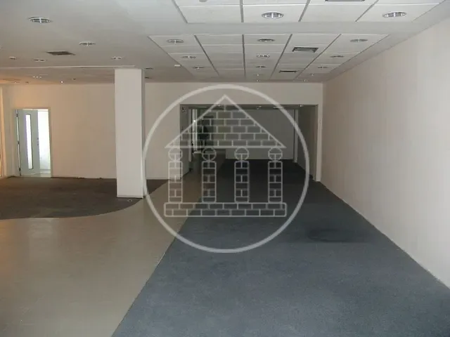 Prédio com 600m², para alugar, no bairro Chácara Santo Antônio em São Paulo