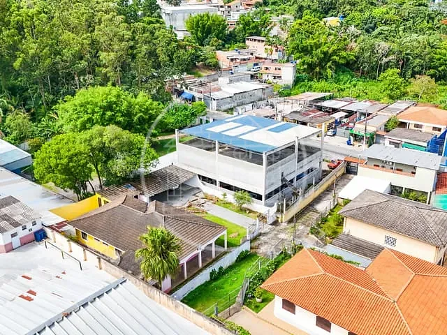 Prédio com 605m², para alugar, no bairro Jardim Casa Grande em São Paulo