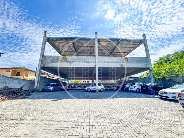 Prédio com 605m², para alugar, no bairro Jardim Casa Grande em São Paulo