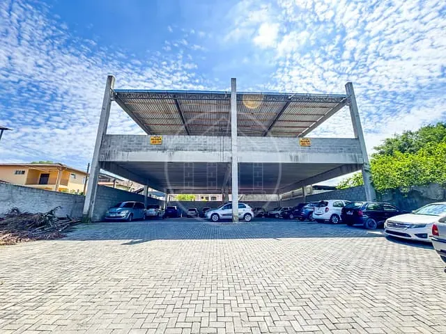 Prédio com 605m², para alugar, no bairro Jardim Casa Grande em São Paulo