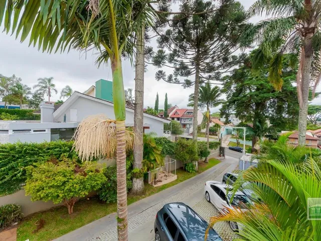 Prédio com 808m² 6 quartos e 6 banheiros, à venda, no bairro Ahú em Curitiba