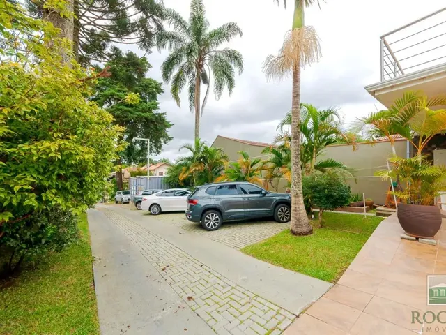 Prédio com 808m² 6 quartos e 6 banheiros, à venda, no bairro Ahú em Curitiba