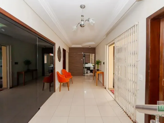Prédio com 808m², à venda, no bairro Ahú em Curitiba