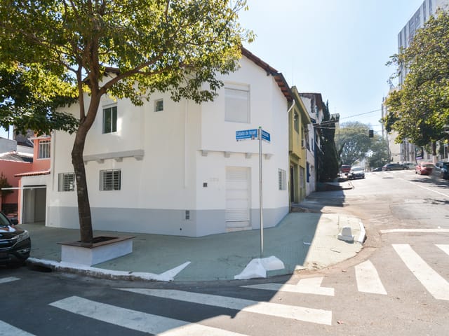 Foto do Prédio - Casa comercial para venda em Vila Clementino, 80m² | Lares e Andares Imóveis