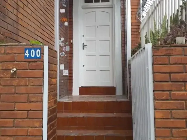 Prédio com 138m², para alugar, no bairro Centro em Curitiba
