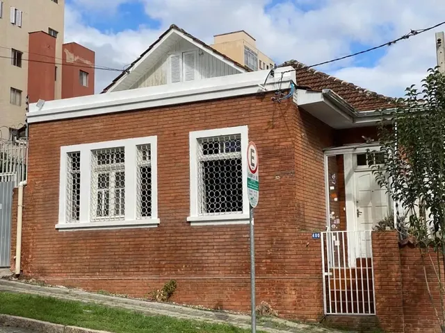 Prédio com 138m², para alugar, no bairro Centro em Curitiba