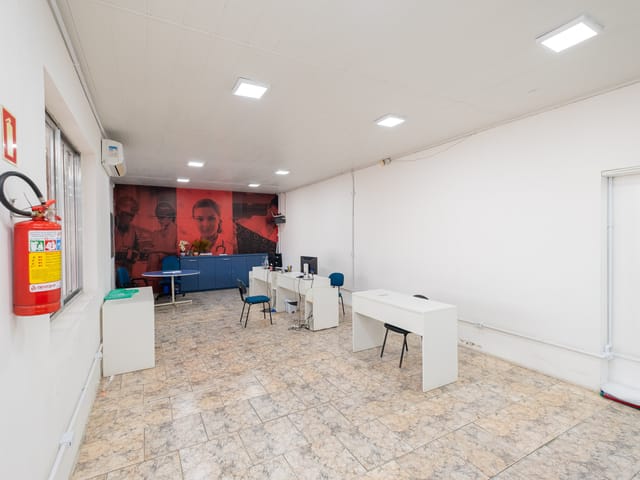 Prédio com 989m², à venda ou para alugar, no bairro Centro em Pelotas