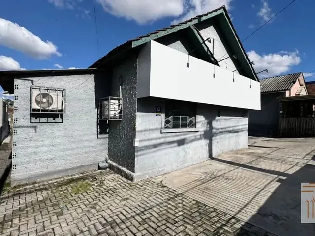Prédio com 750m², para alugar, no bairro Bacacheri em Curitiba