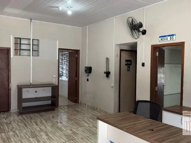 Prédio com 750m², para alugar, no bairro Bacacheri em Curitiba