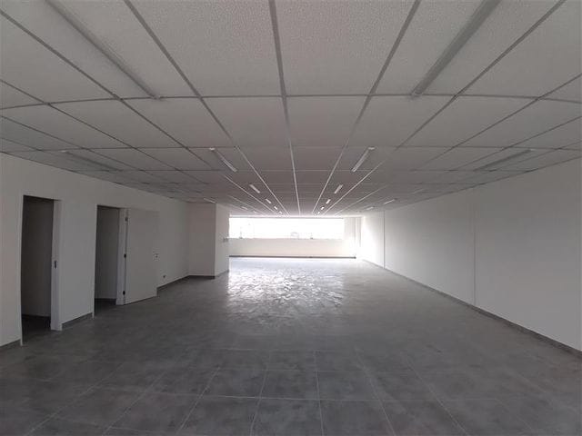 Prédio com 800m², à venda ou para alugar, no bairro Canindé em São Paulo