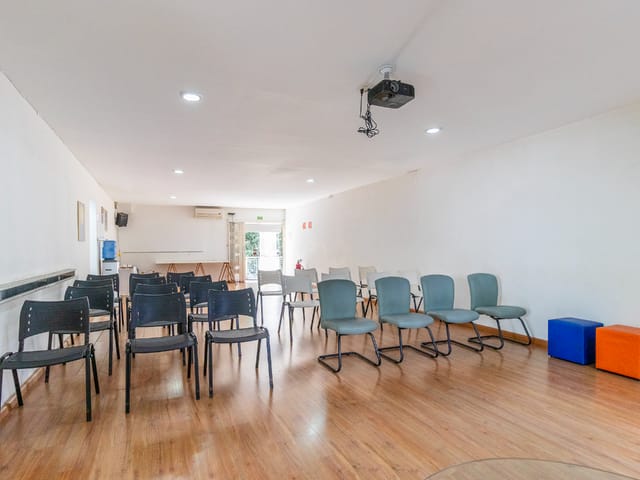 Foto do Prédio - Casa comercial para venda em Jardim Aeroporto, 500m² | Lares e Andares Imóveis