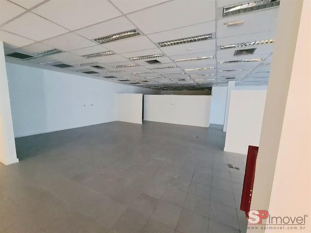 Prédio com 1000m², para alugar, no bairro Socorro em São Paulo