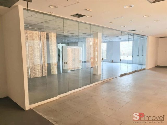 Prédio com 1000m², para alugar, no bairro Socorro em São Paulo