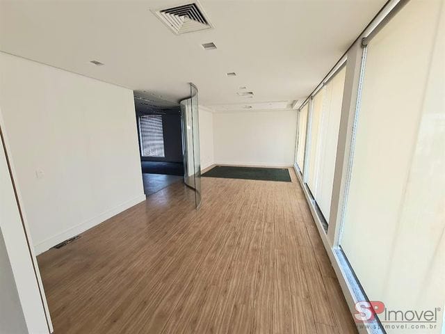 Prédio com 1000m², para alugar, no bairro Socorro em São Paulo