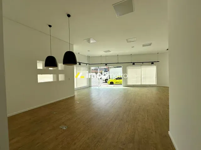 Prédio com 211m², à venda ou para alugar, no bairro Cambuí em Campinas