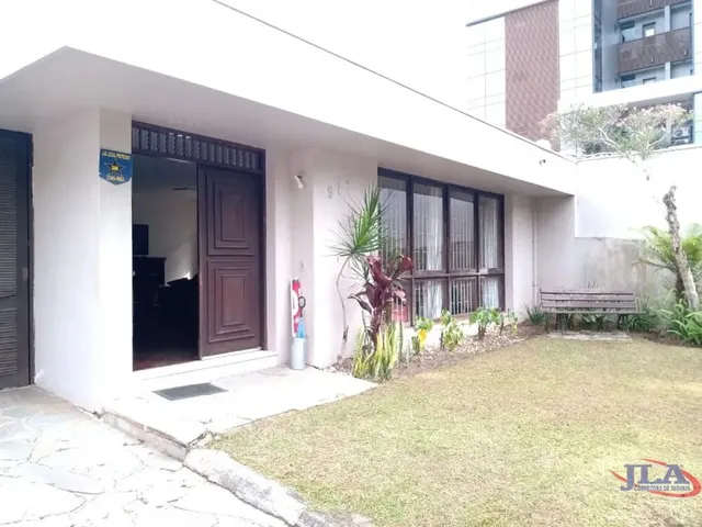 Prédio com 665m² 4 quartos e 4 banheiros, à venda, no bairro Ahú em Curitiba