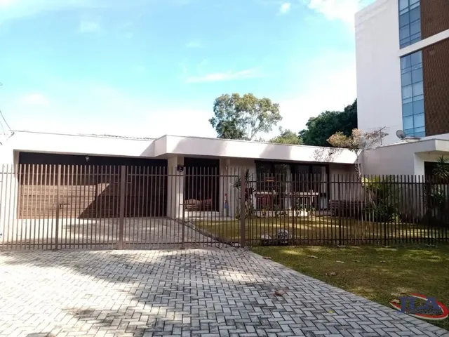 Prédio com 665m² 4 quartos e 4 banheiros, à venda, no bairro Ahú em Curitiba