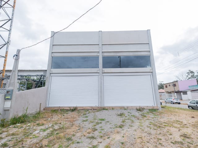 Prédio para alugar, no bairro Areal em Pelotas