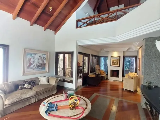 Prédio com 470m² 1 quarto e 5 banheiros, para alugar, no bairro Ahú em Curitiba