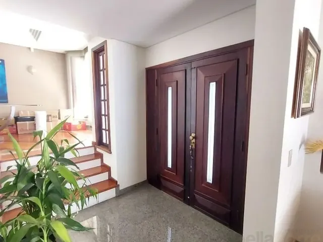 Prédio com 470m² 1 quarto e 5 banheiros, para alugar, no bairro Ahú em Curitiba