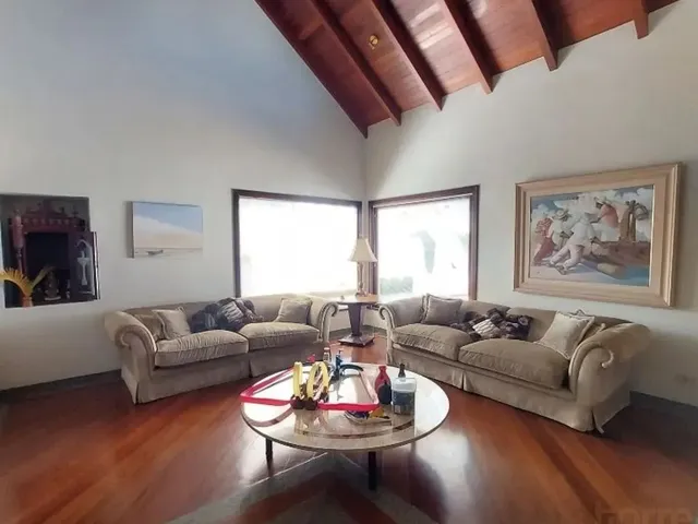 Prédio com 470m² 1 quarto e 5 banheiros, para alugar, no bairro Ahú em Curitiba