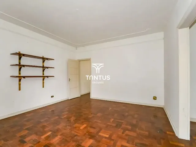 Prédio com 322m² 3 quartos e 3 banheiros, para alugar, no bairro Ahú em Curitiba
