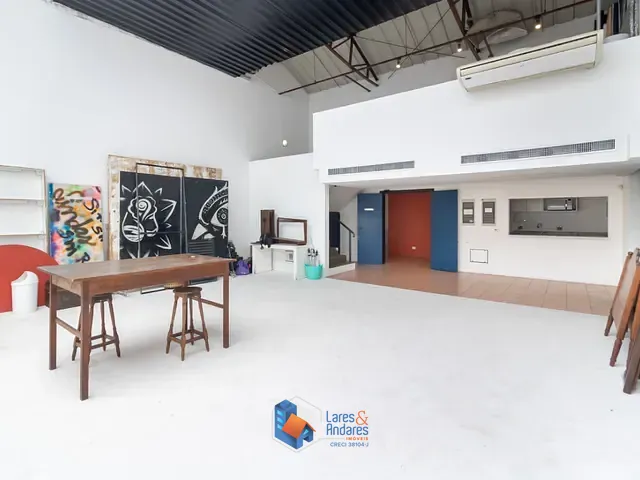 Prédio com 340m², à venda, no bairro Vila Nova Conceição em São Paulo
