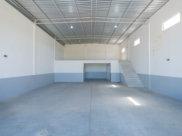Prédio para alugar, no bairro Distrito Industrial em Capão do Leão