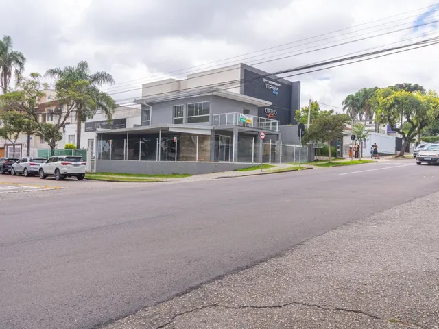 Prédio para alugar, no bairro Alto da Glória em Curitiba
