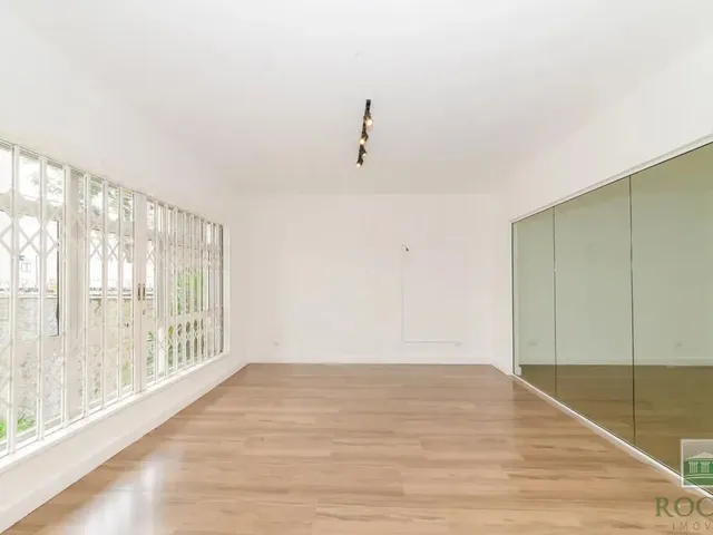 Prédio para alugar, no bairro Água Verde em Curitiba