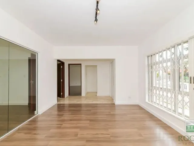 Prédio para alugar, no bairro Água Verde em Curitiba