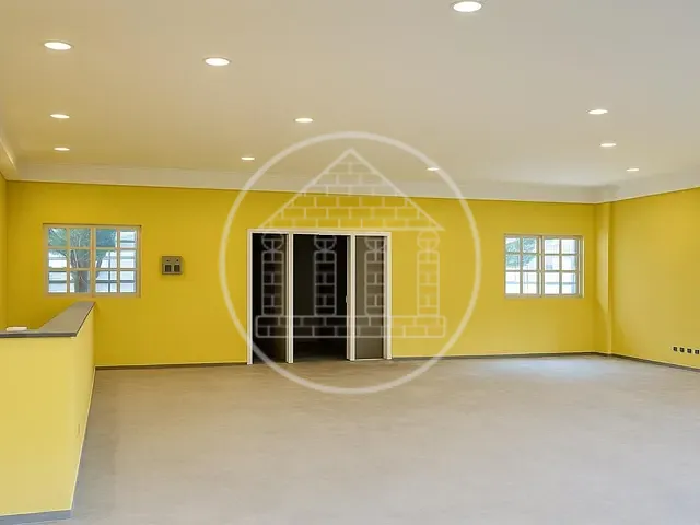 Prédio com 210m², à venda, no bairro Moema em São Paulo