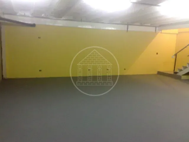 Prédio com 210m², à venda, no bairro Moema em São Paulo