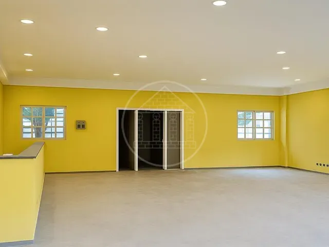 Prédio com 210m², à venda, no bairro Moema em São Paulo