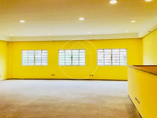 Prédio com 210m², à venda, no bairro Moema em São Paulo