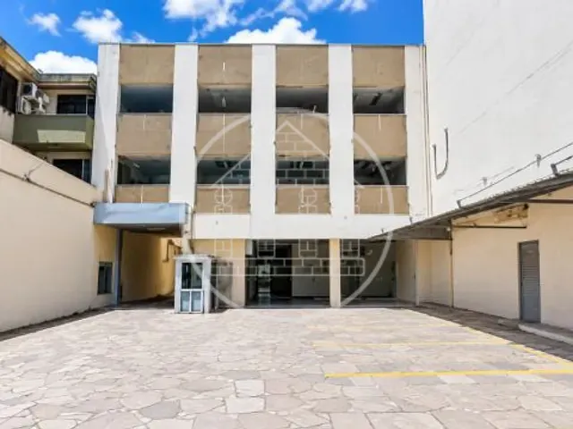 Prédio com 900m², para alugar, no bairro Floresta em Porto Alegre