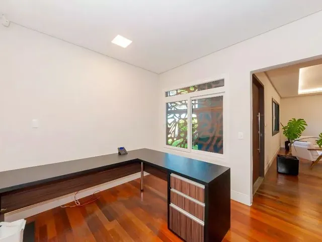 Prédio com 717m², para alugar, no bairro Vista Alegre em Curitiba