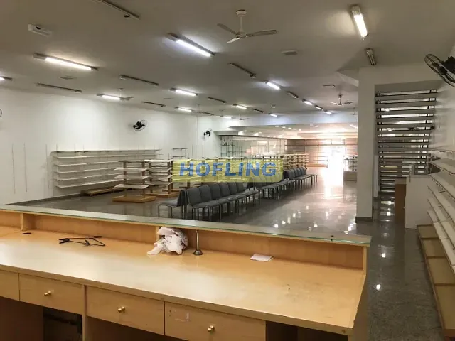 Prédio com 492m², para alugar, no bairro Centro em Araras