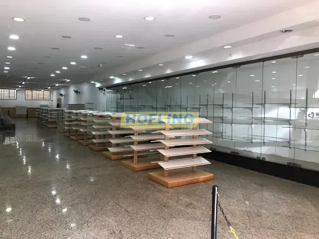 Prédio com 492m², para alugar, no bairro Centro em Araras