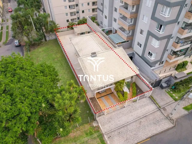 Prédio com 400m², à venda, no bairro Cristo Rei em Curitiba