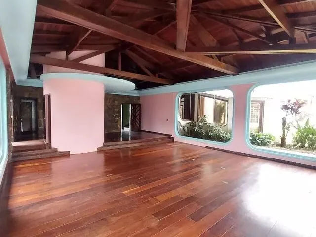 Prédio com 1200m² 1 quarto e 7 banheiros, à venda, no bairro São Lourenço em Curitiba