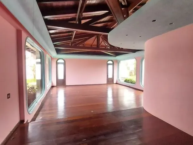 Prédio com 1200m² 1 quarto e 7 banheiros, à venda, no bairro São Lourenço em Curitiba