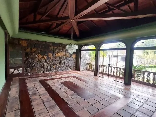 Prédio com 1200m² 1 quarto e 7 banheiros, à venda, no bairro São Lourenço em Curitiba