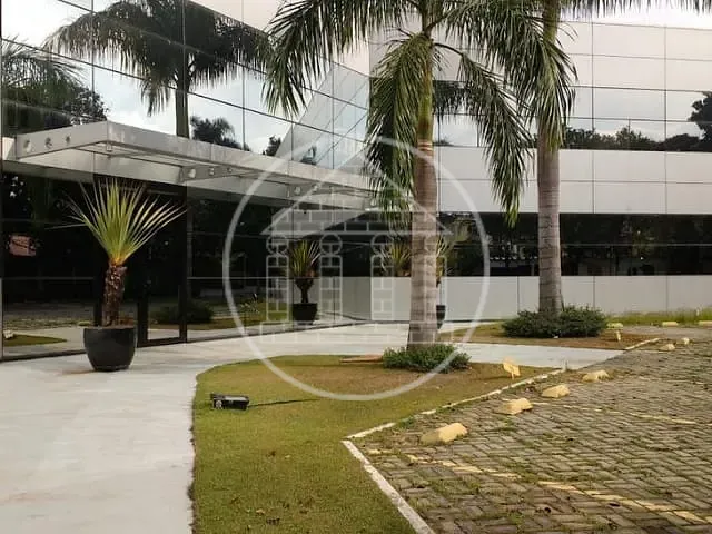 Prédio com 2170m², à venda, no bairro Interlagos em São Paulo