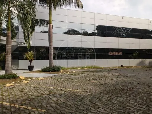 Prédio com 2170m², à venda, no bairro Interlagos em São Paulo