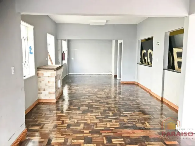 Prédio com 549m², para alugar, no bairro Cabral em Curitiba