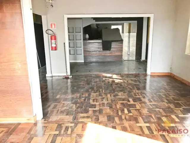 Prédio com 549m², para alugar, no bairro Cabral em Curitiba