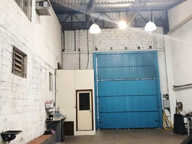 Prédio com 300m², à venda, no bairro Jardim Galetto em Itatiba