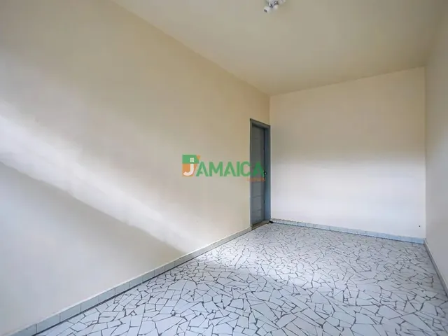 Prédio com 140m² 3 quartos e 2 banheiros, para alugar, no bairro Água Verde em Curitiba