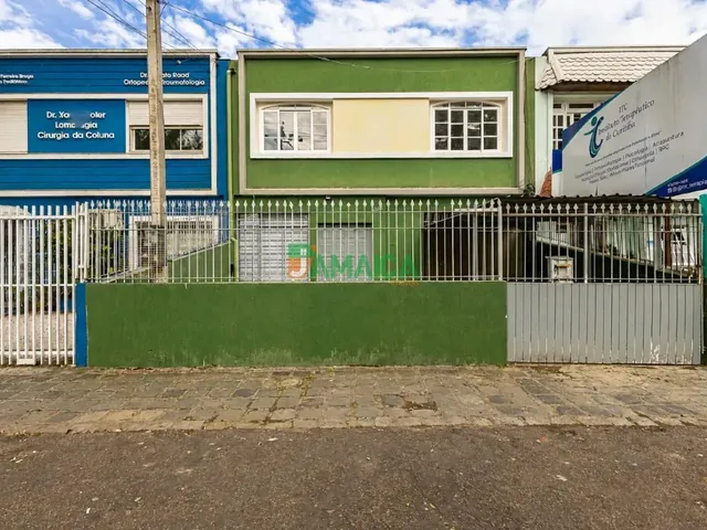 Prédio com 140m² 3 quartos e 2 banheiros, para alugar, no bairro Água Verde em Curitiba